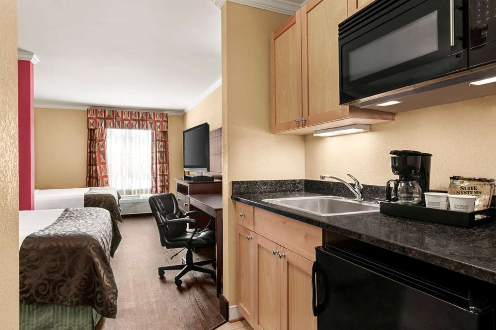 mainstay suites prince george fort lee