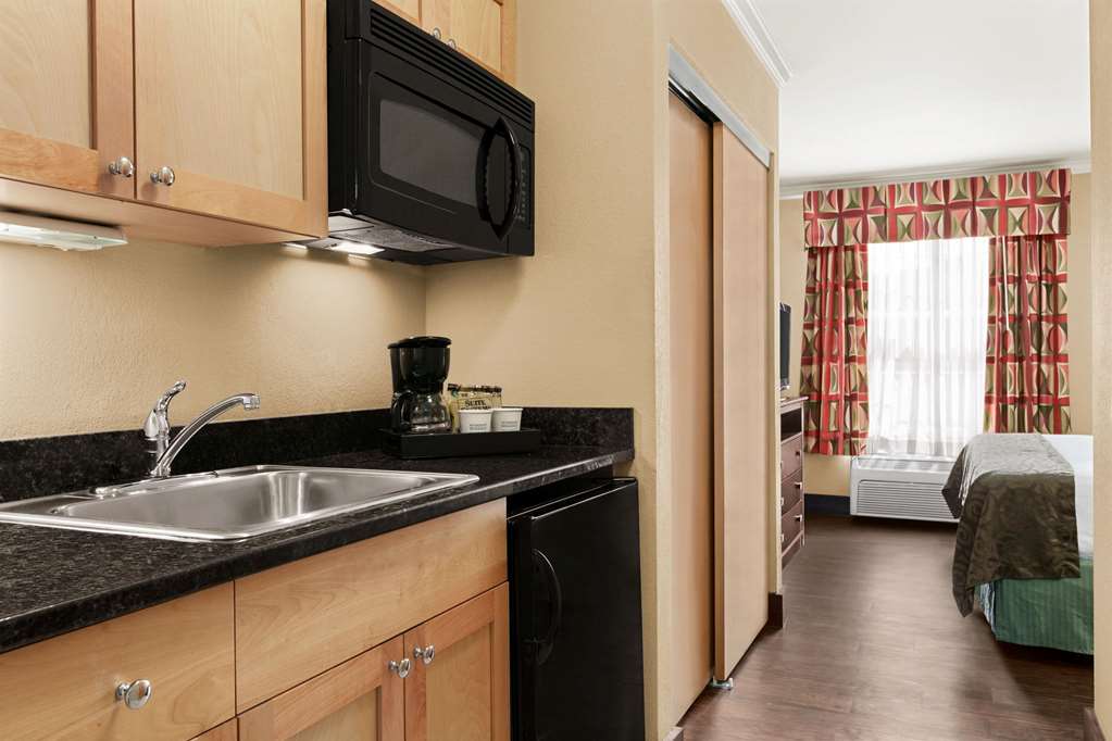 mainstay suites prince george fort lee