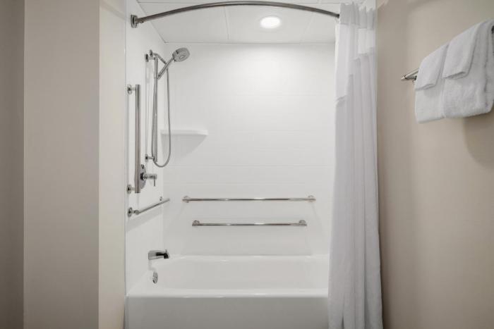 holiday inn express hotel and suites richmond brandermill by ihg