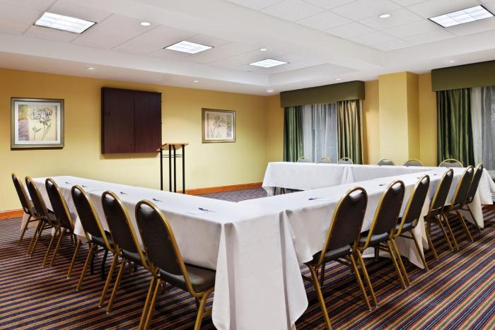 holiday inn express hotel and suites richmond brandermill by ihg