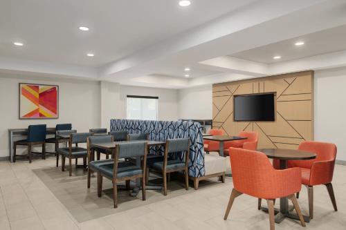 holiday inn express hotel and suites richmond brandermill by ihg