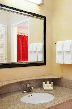 courtyard by marriott norwalk