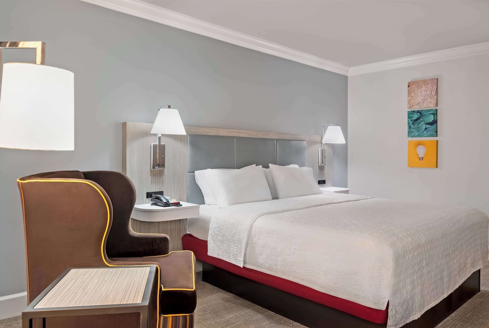 hampton inn and suites stamford