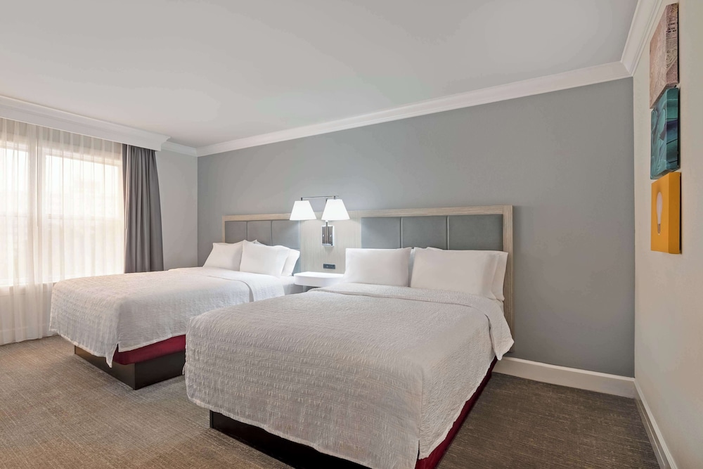 hampton inn and suites stamford