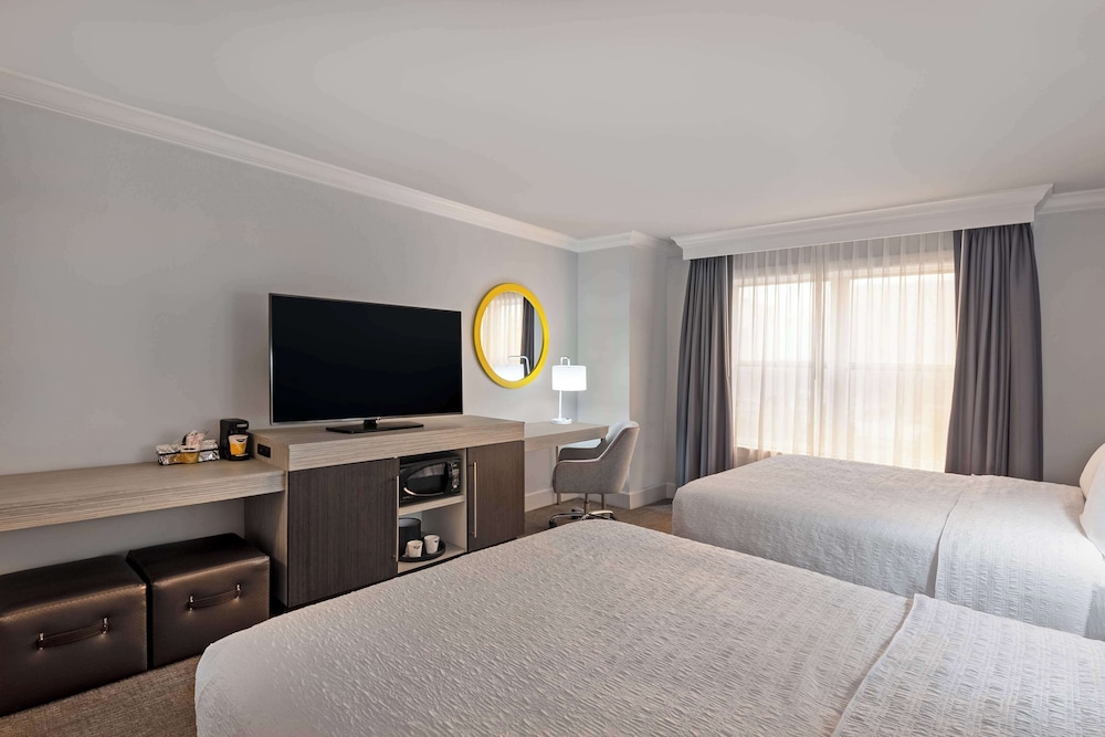hampton inn and suites stamford