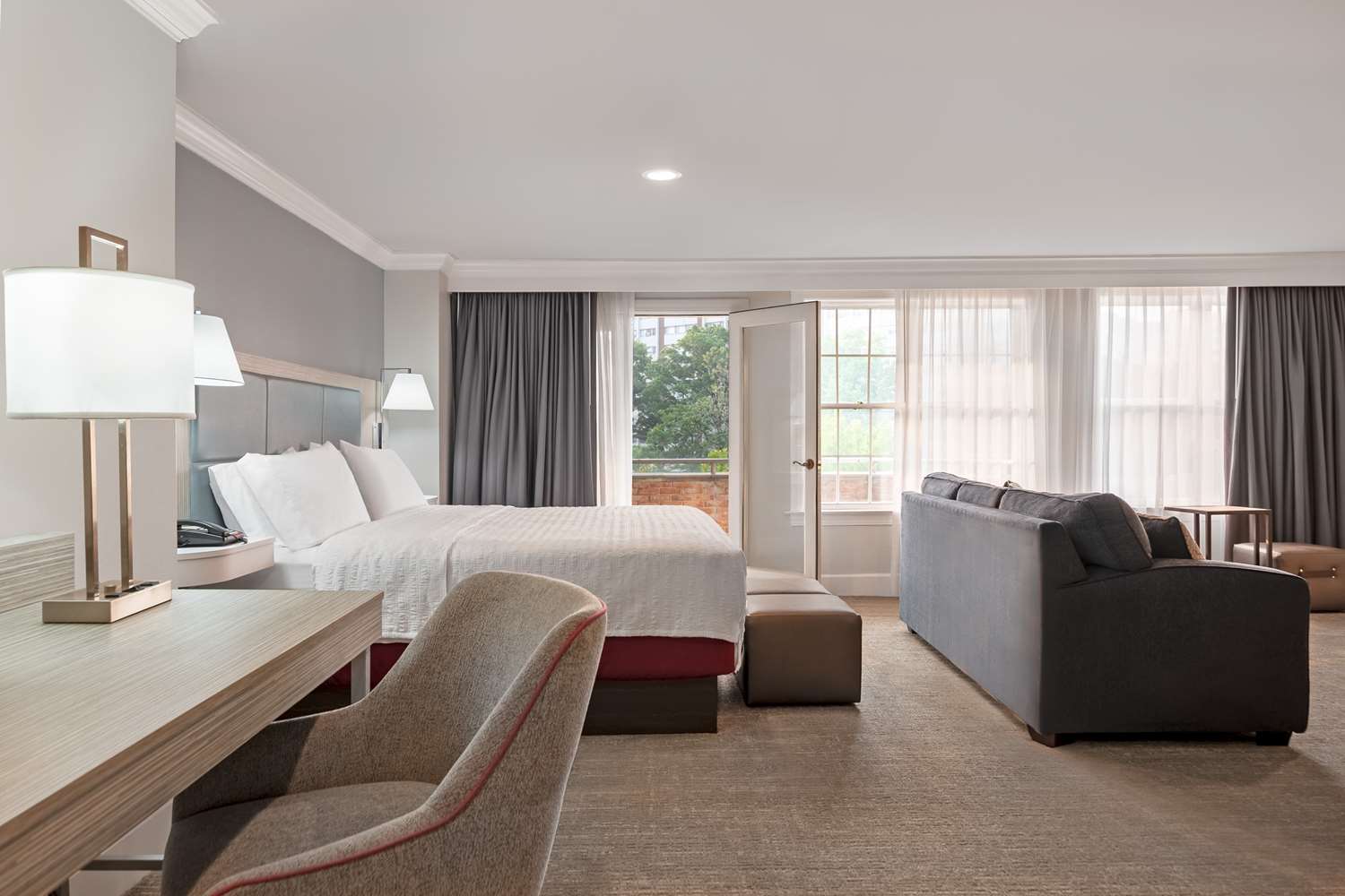 hampton inn and suites stamford