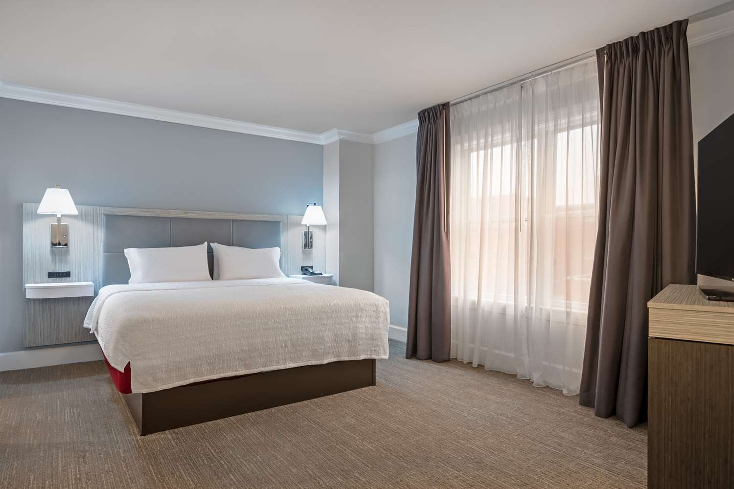 hampton inn and suites stamford
