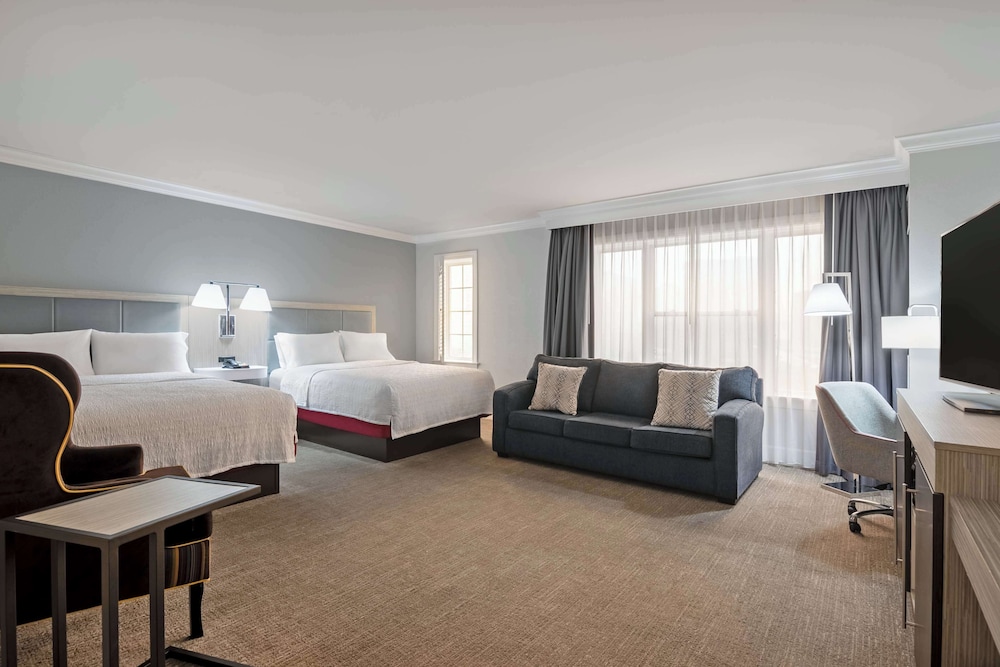 hampton inn and suites stamford