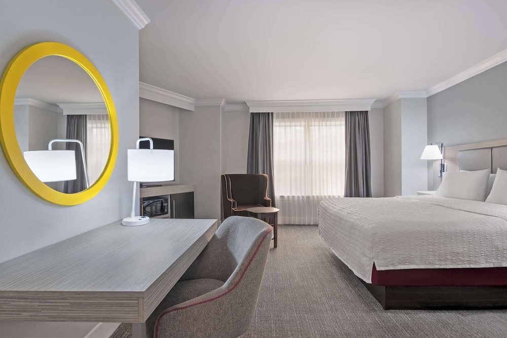 hampton inn and suites stamford