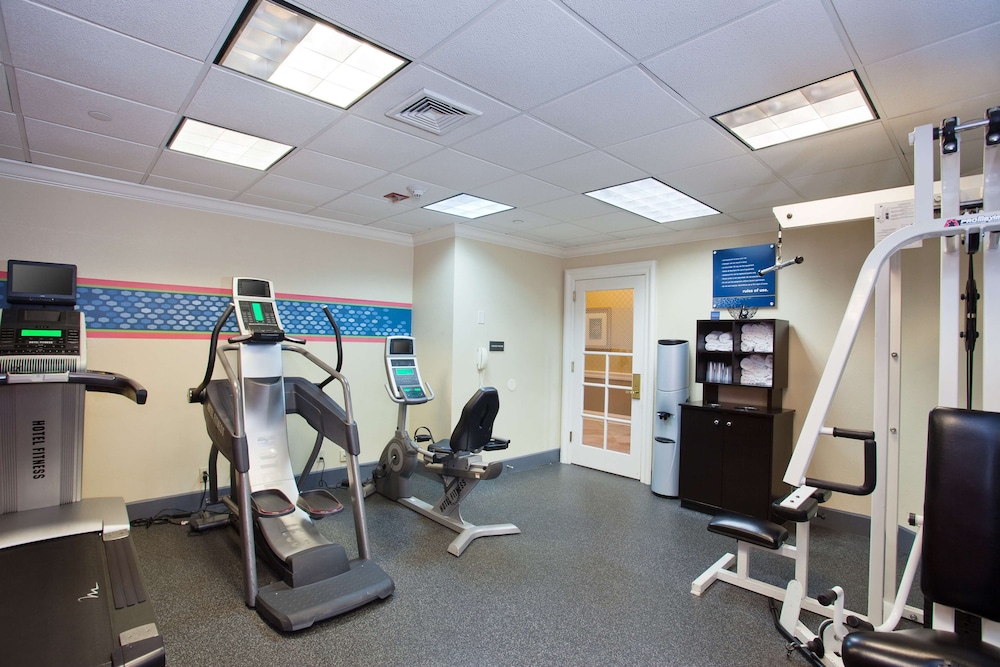 hampton inn and suites stamford