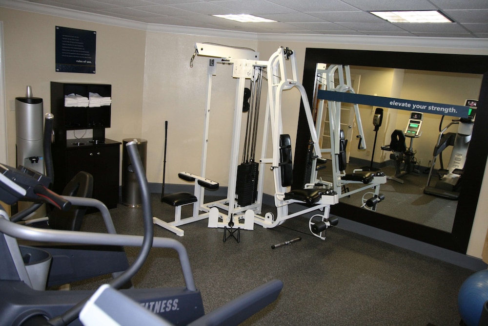 hampton inn and suites stamford