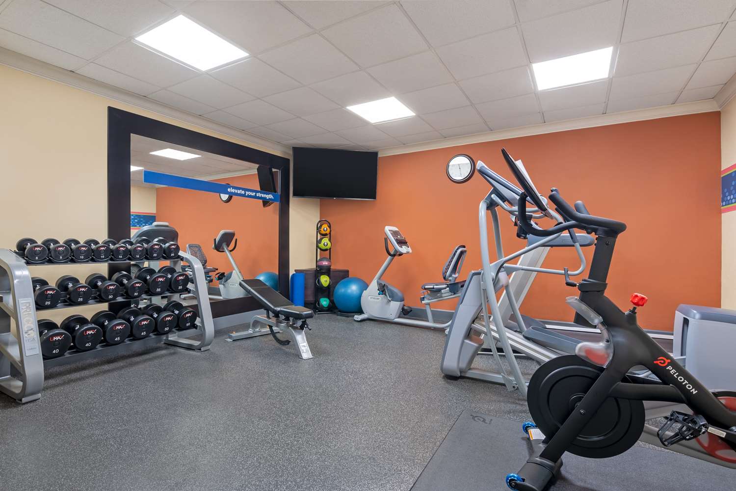 hampton inn and suites stamford
