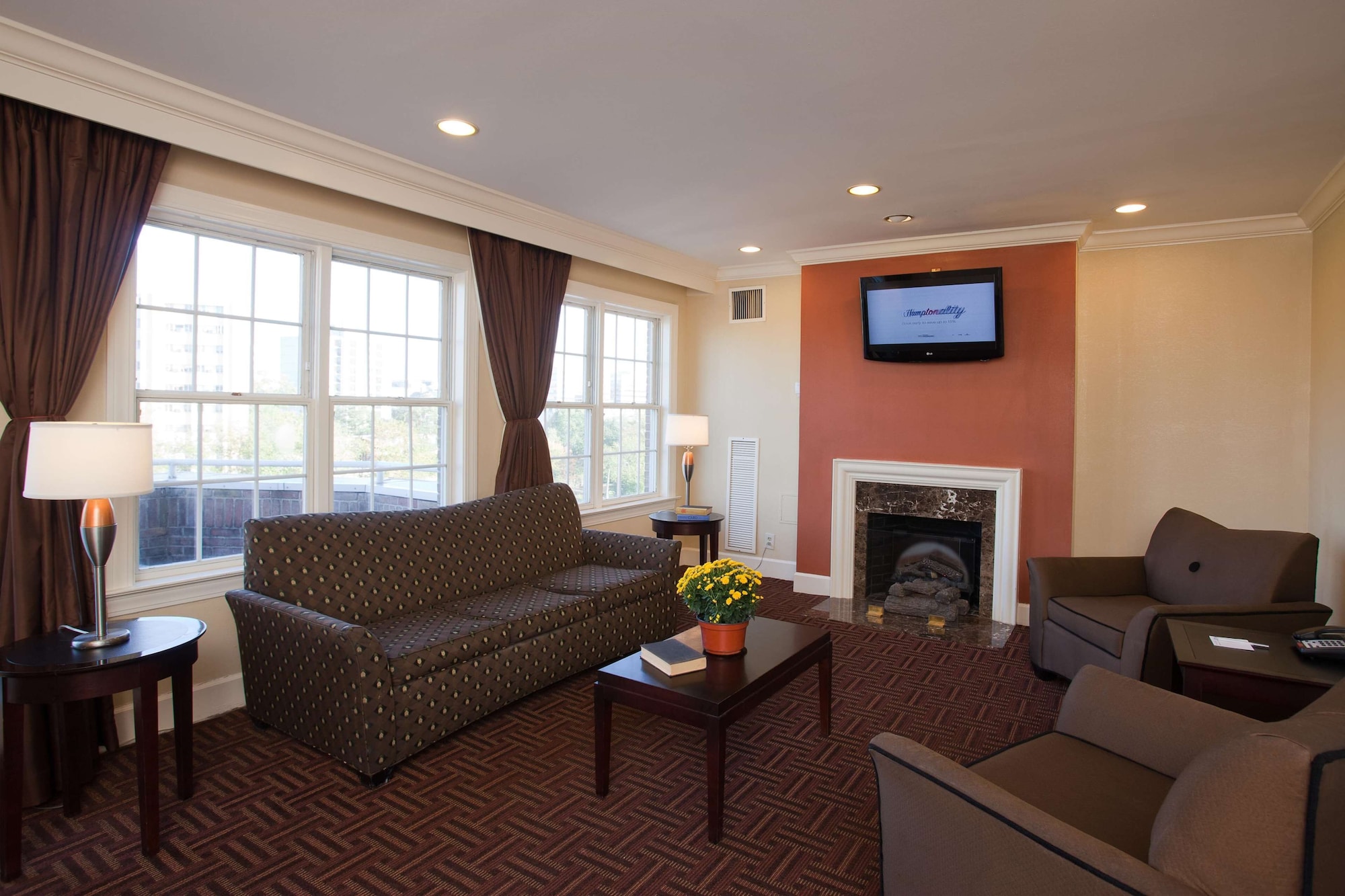 hampton inn and suites stamford