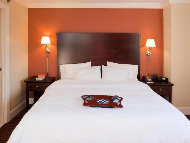 hampton inn and suites stamford