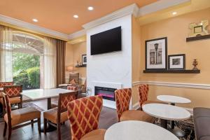 hampton inn and suites stamford