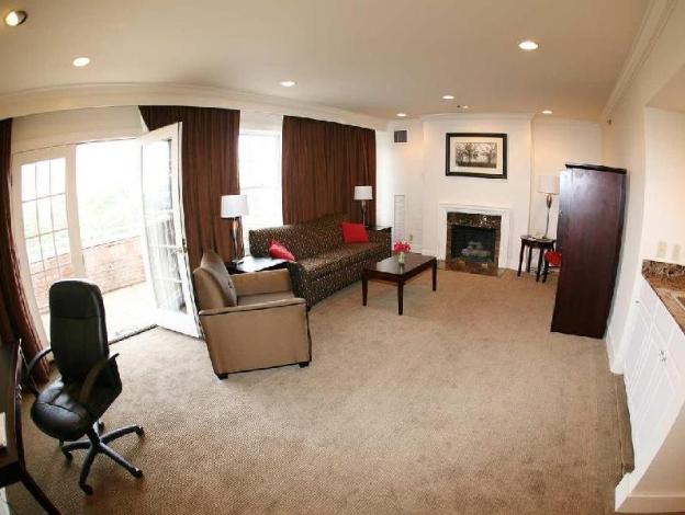 hampton inn and suites stamford