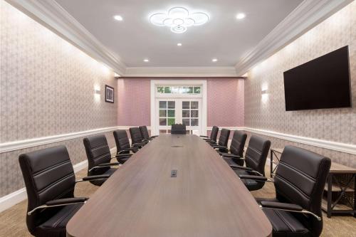 hampton inn and suites stamford