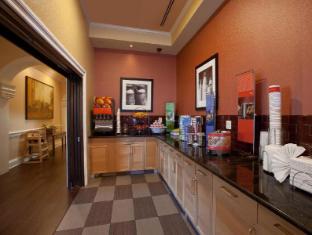 hampton inn and suites stamford