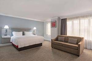hampton inn and suites stamford