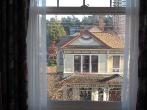 james bay inn hotel and suites