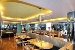 james bay inn hotel and suites