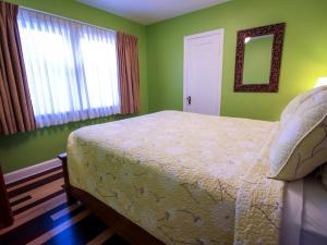 james bay inn hotel and suites