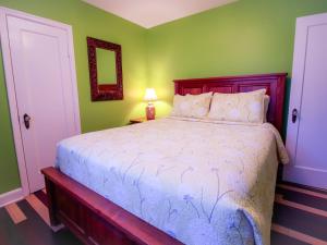 james bay inn hotel and suites