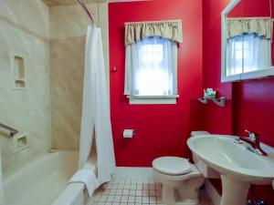 james bay inn hotel and suites
