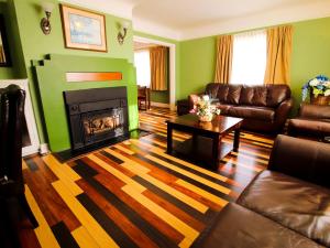 james bay inn hotel and suites