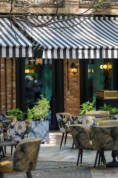 sun street hotel