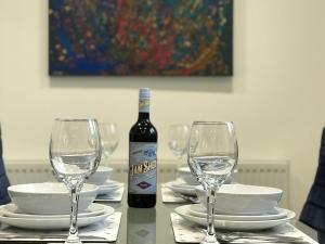 stylish modern 3 bed house nr manchester city ctr