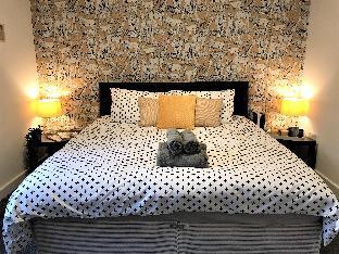 stylish modern 3 bed house nr manchester city ctr