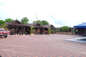 drazna chalet pantai seberang takir