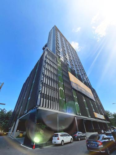 beacon executive suite george town