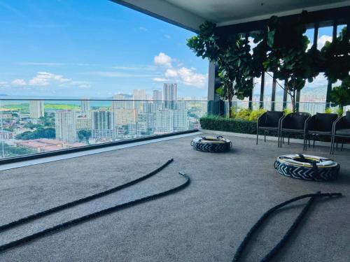 beacon executive suite george town