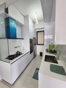 beacon executive suite george town