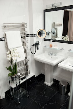 pavillon henri iv hotel restaurant gastronomique terrasse