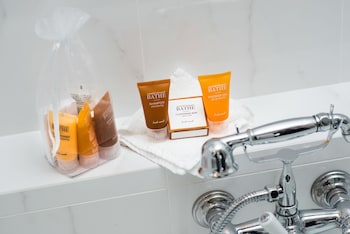 pavillon henri iv hotel restaurant gastronomique terrasse