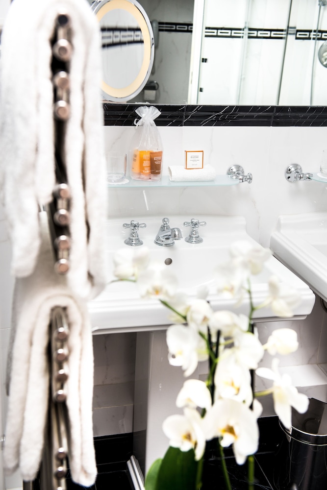 pavillon henri iv hotel restaurant gastronomique terrasse