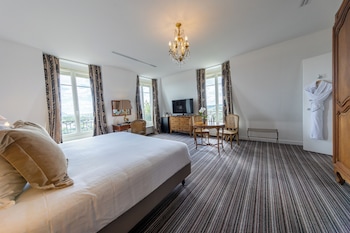 pavillon henri iv hotel restaurant gastronomique terrasse