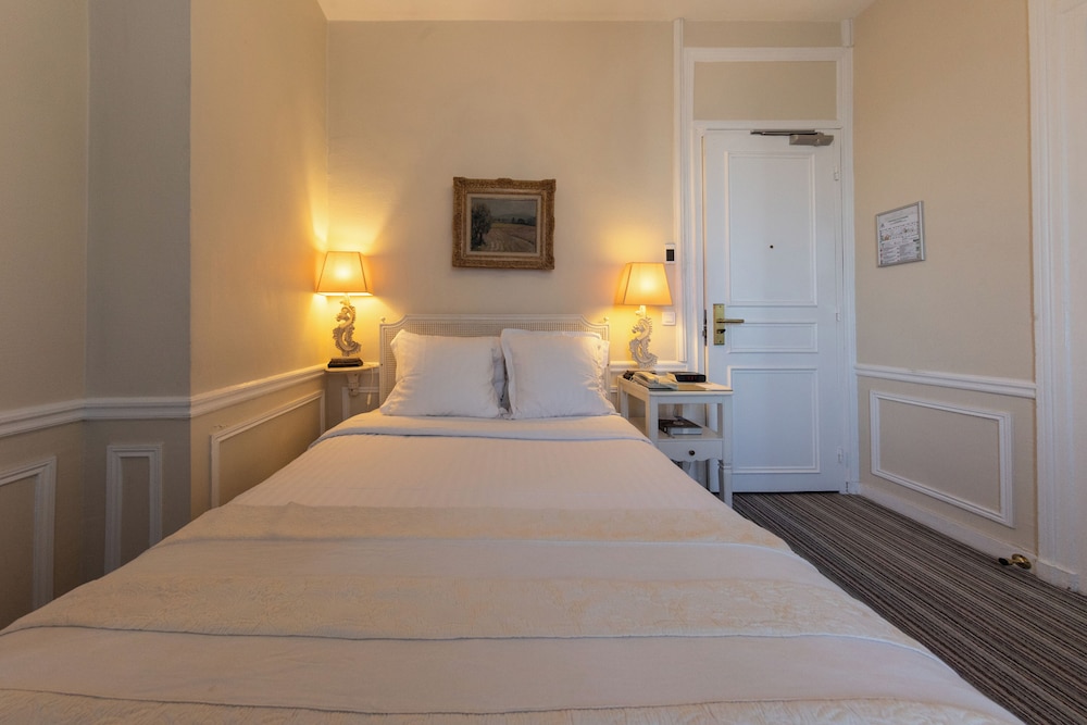 pavillon henri iv hotel restaurant gastronomique terrasse