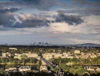 pavillon henri iv hotel restaurant gastronomique terrasse