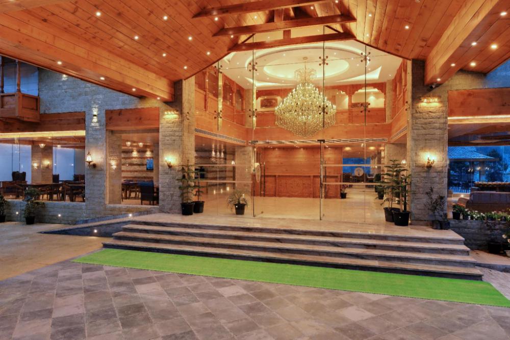 tiaraa hotels and resorts manali