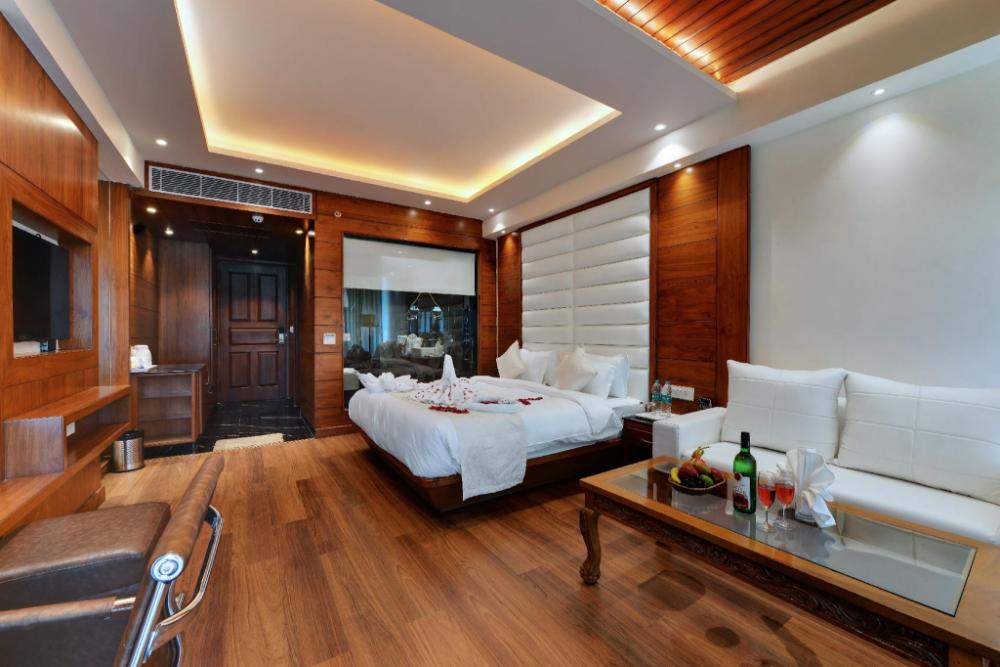 tiaraa hotels and resorts manali