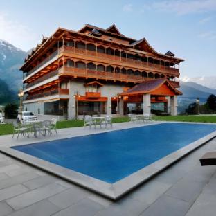 tiaraa hotels and resorts manali