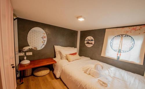 lynlan hostel and cafe