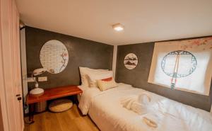 lynlan hostel and cafe