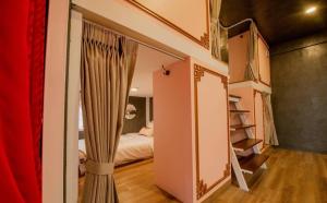 lynlan hostel and cafe
