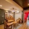 lynlan hostel and cafe