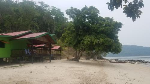 the beachaven chalets kota belud